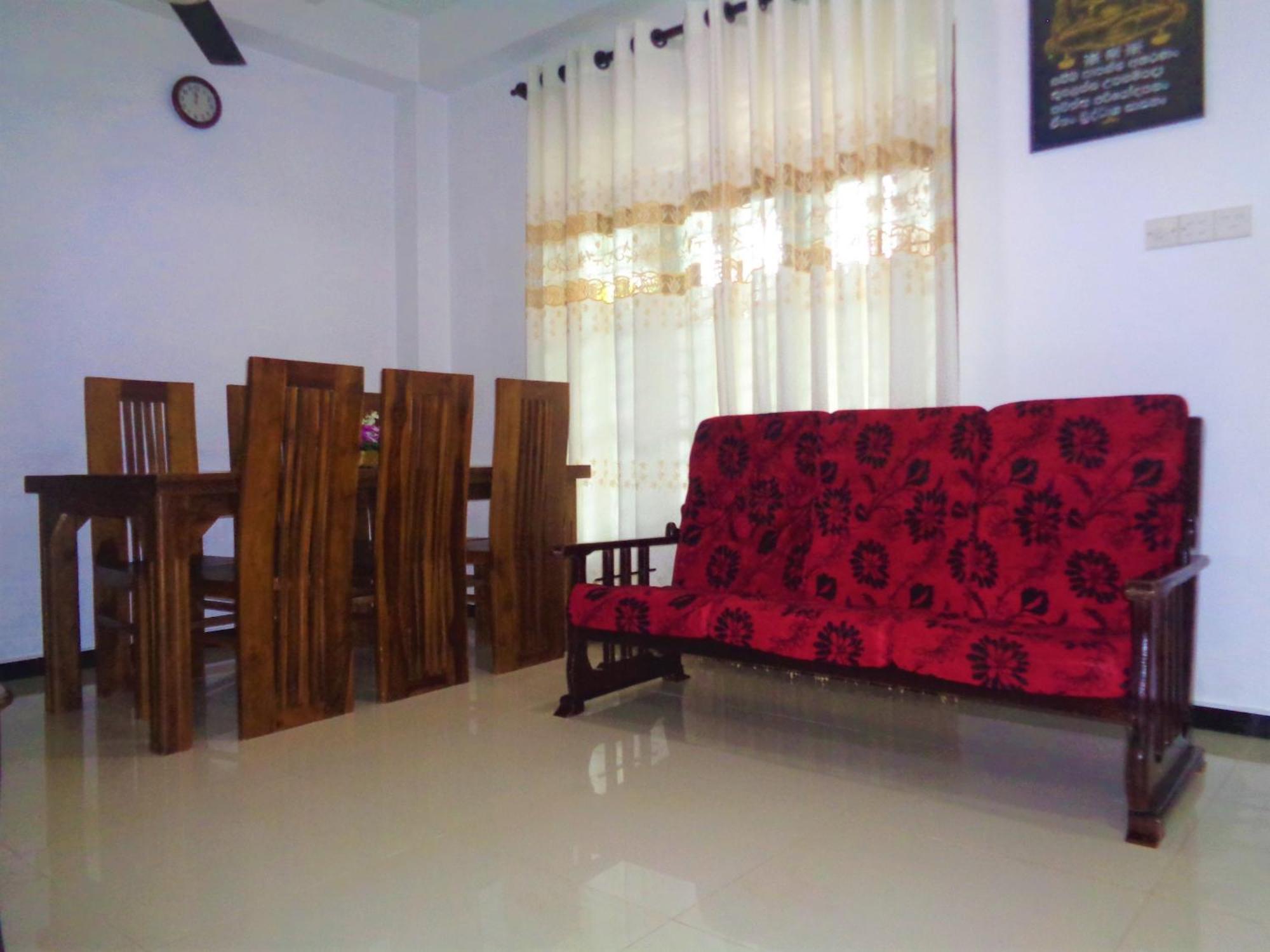 فندق De Fancy House أونا واتونا المظهر الخارجي الصورة