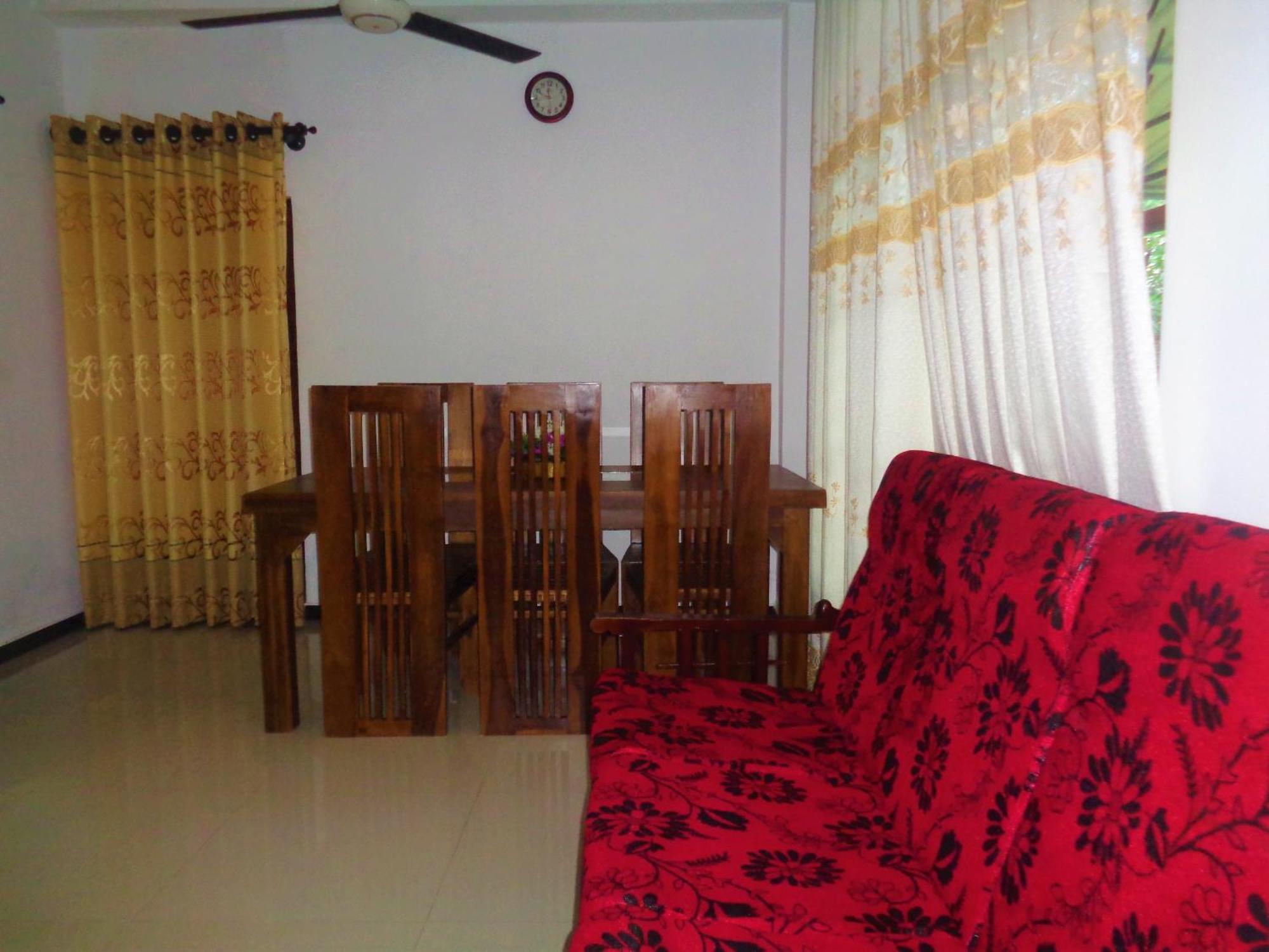 فندق De Fancy House أونا واتونا المظهر الخارجي الصورة