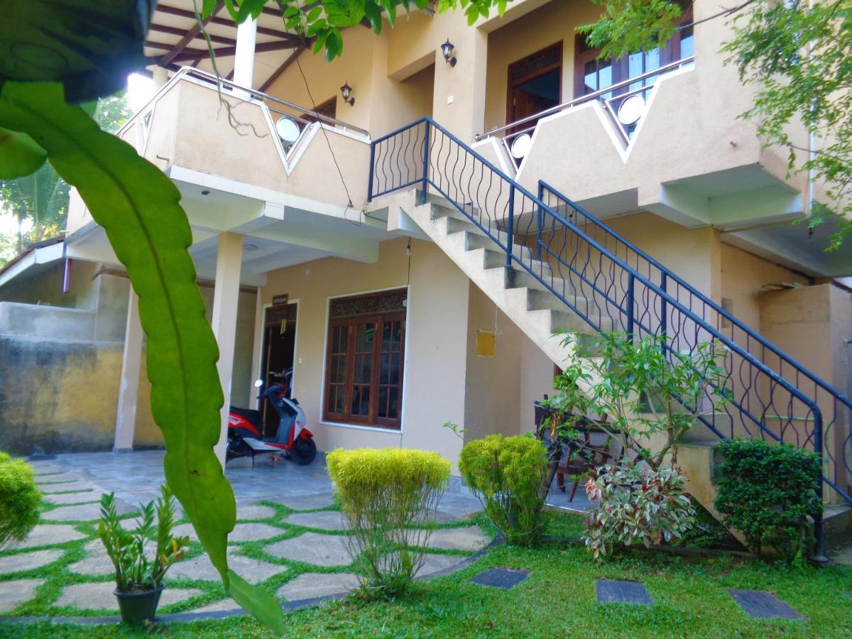 فندق De Fancy House أونا واتونا المظهر الخارجي الصورة